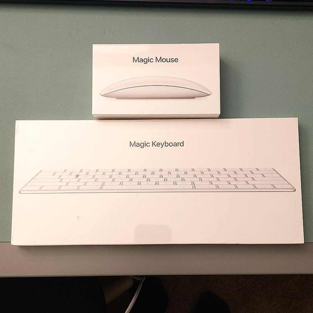 Apple keyboard + mouse